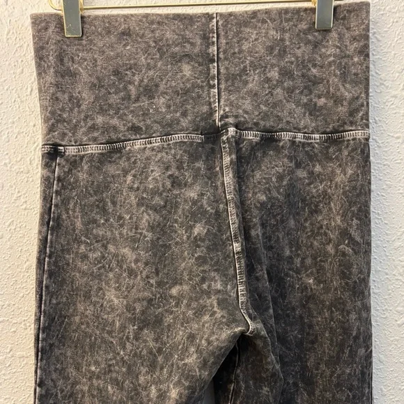 T Party stretch fringe flared leg yoga pants size Medium NWT - Picture 6 of 10